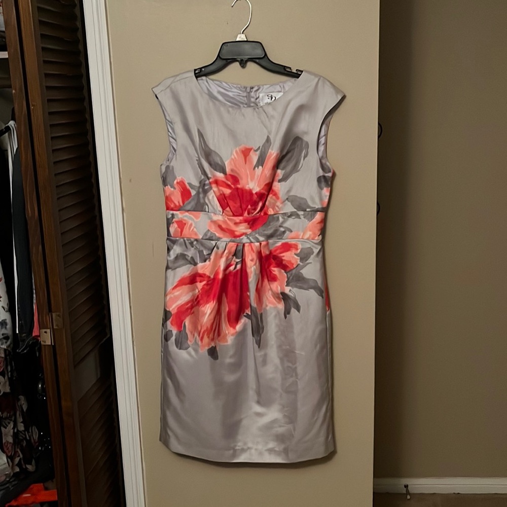 Beautiful slim fit, beautiful colors with this one!